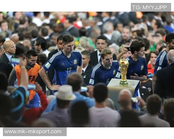 前国脚盛赞卡尔风格可比肩梅西直言其应入世界杯阵容候选名单