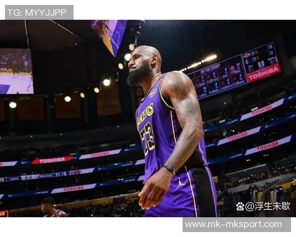 普尔替补表现惊艳22分钟内11投7中斩获21分三分球命中率高达75