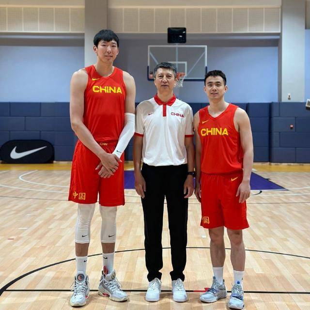 中国男篮选手郭艾伦获评本周NBA最佳新秀，泡泡玩耍首播五天直逼球打得6